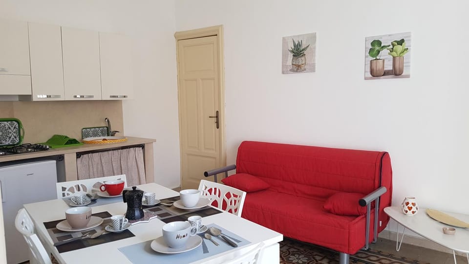 Coffee/tea facilities, Kitchen or kitchenette