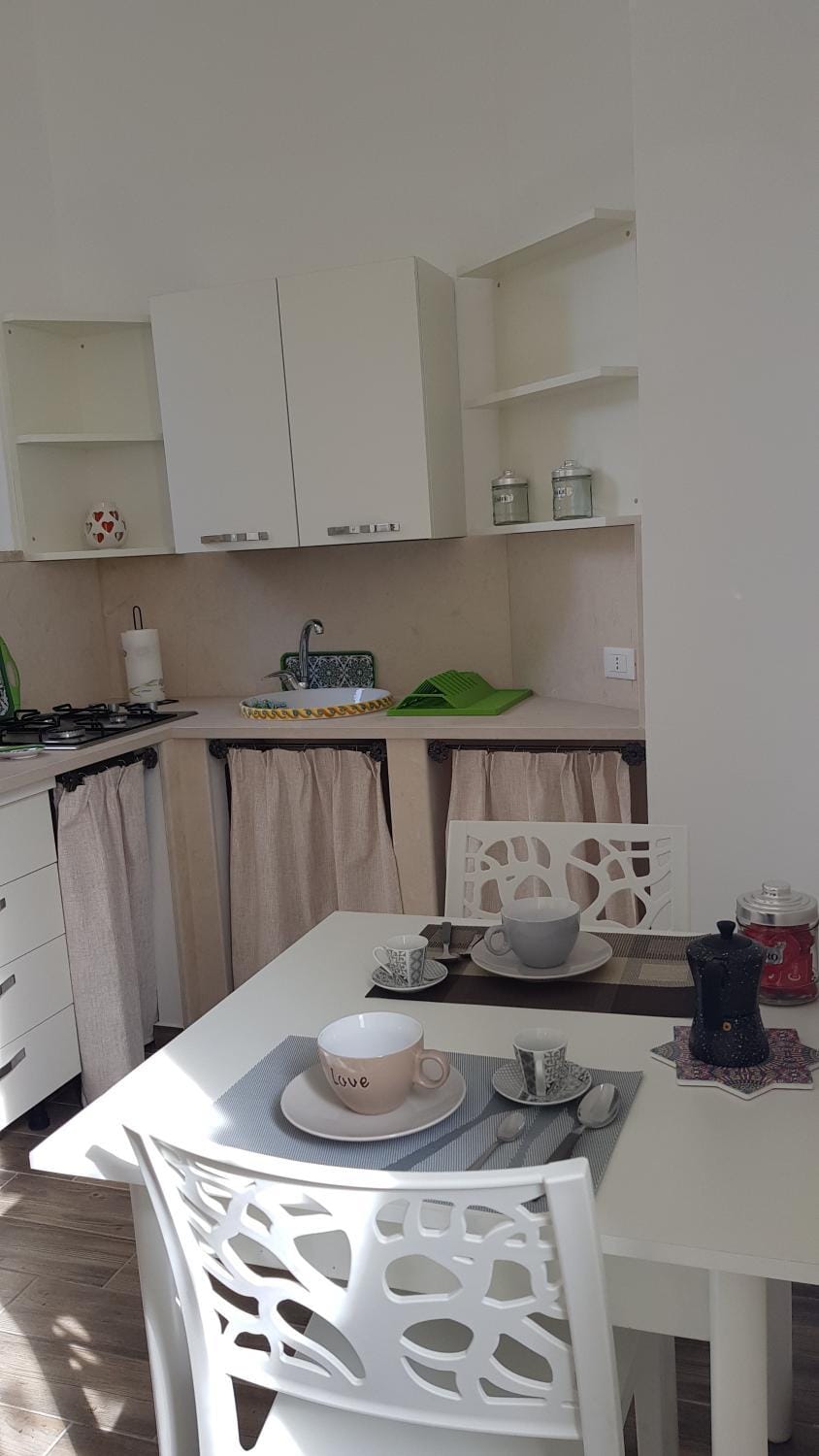 Kitchen or kitchenette, Breakfast