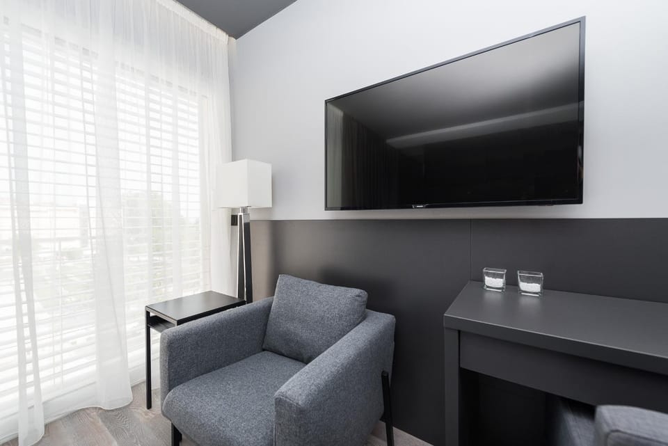 TV and multimedia, Seating area