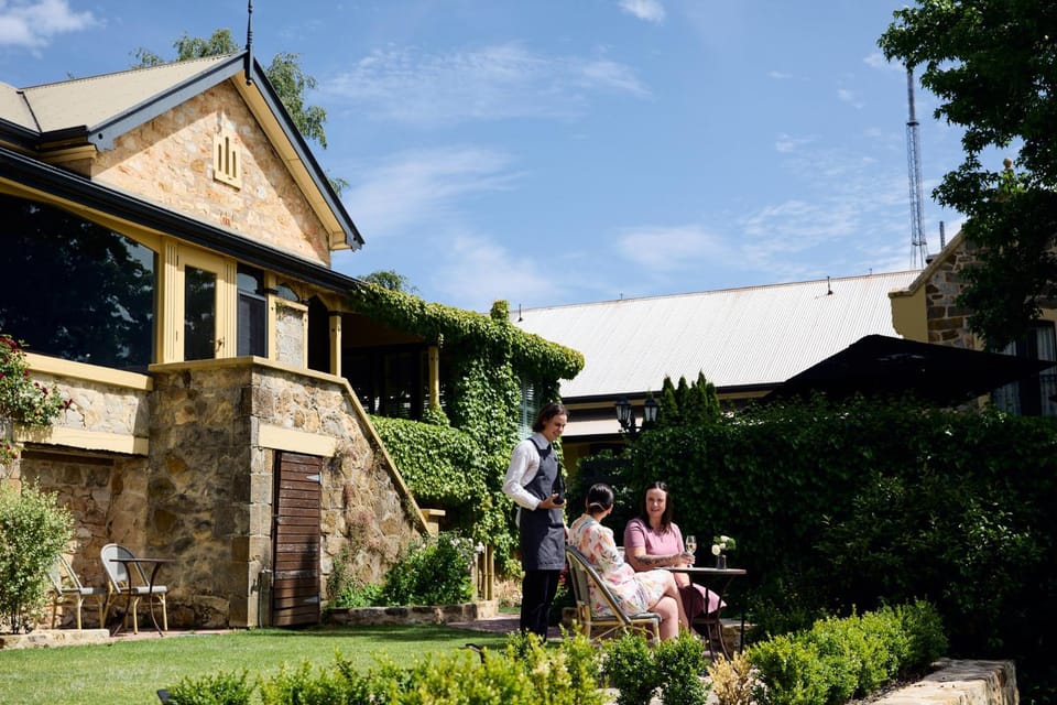 Property building, Garden, Guests