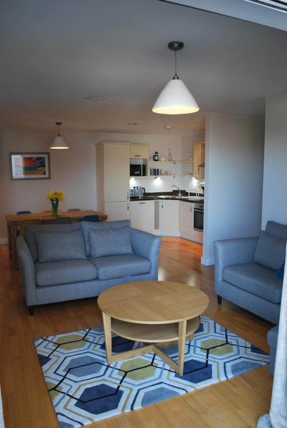 Kitchen or kitchenette, Living room, Seating area, Dining area