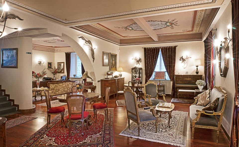 Living room, Business facilities, Seating area