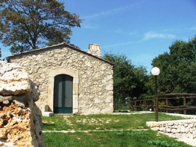 Facade/entrance, Day, Garden