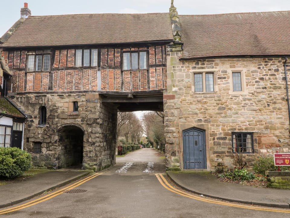Porter's Lodge Apartment in North Warwickshire District