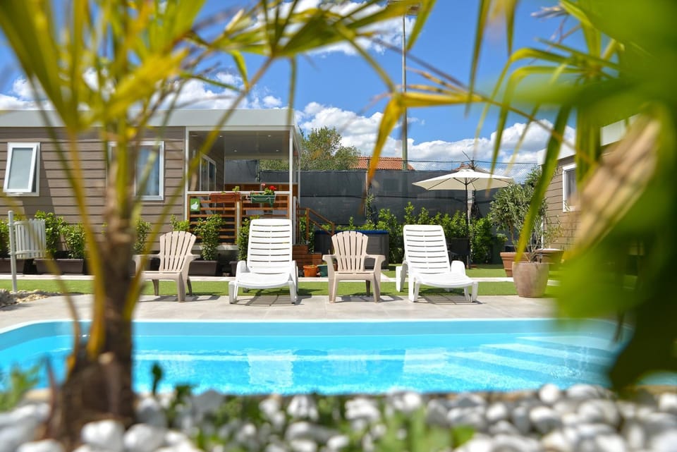 Patio, Swimming pool