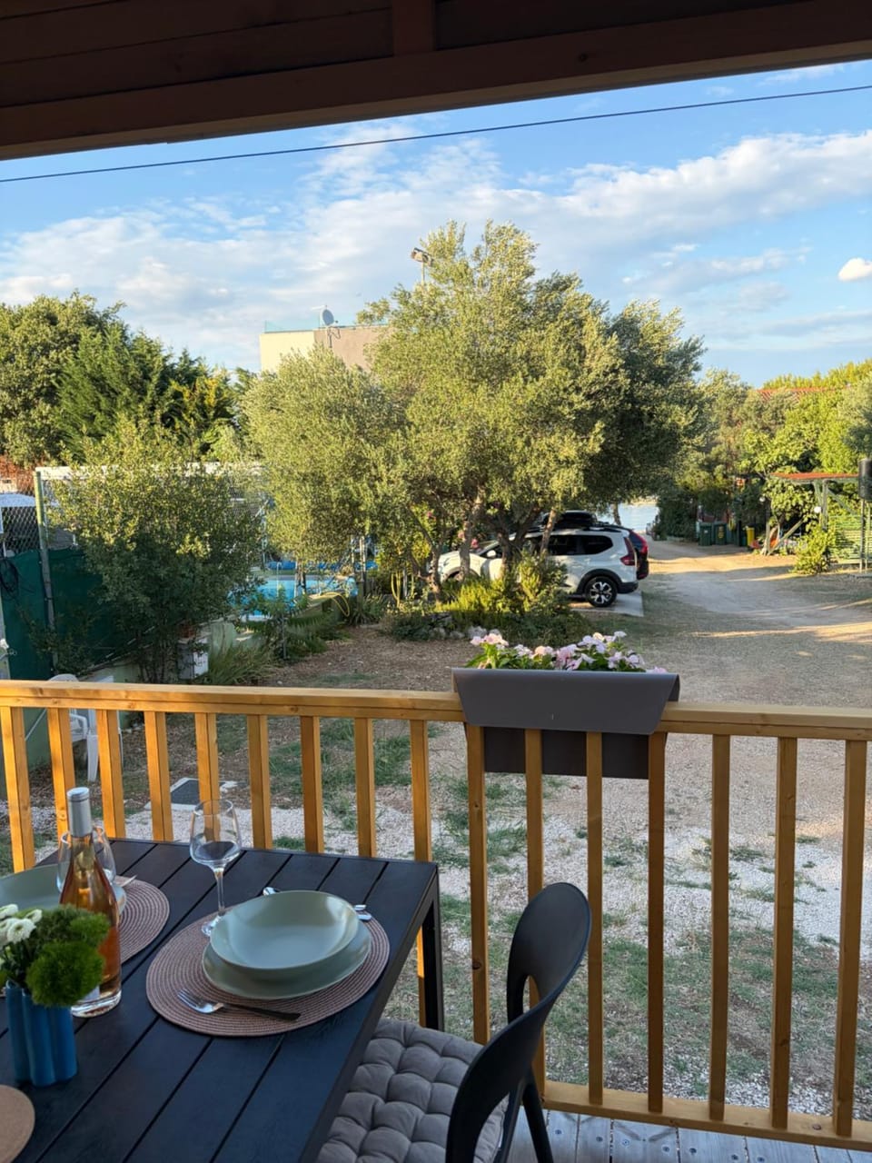 Natural landscape, View (from property/room), Balcony/Terrace, Dining area, Garden view, Sea view, Parking