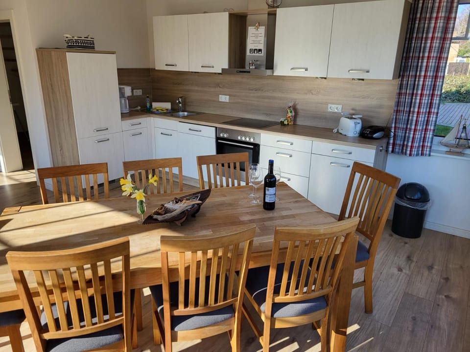 Kitchen or kitchenette, kitchen