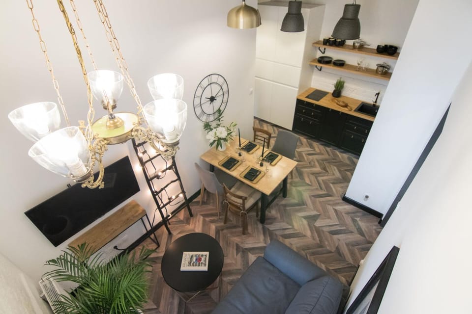 TV and multimedia, Kitchen or kitchenette, Living room, Seating area