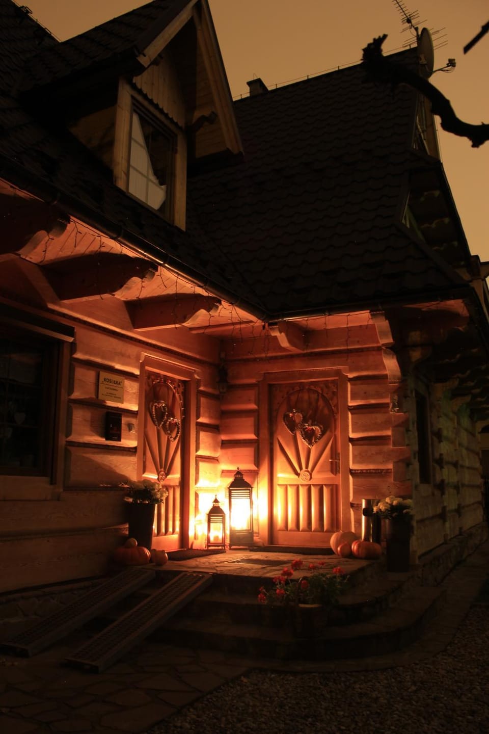 Facade/entrance