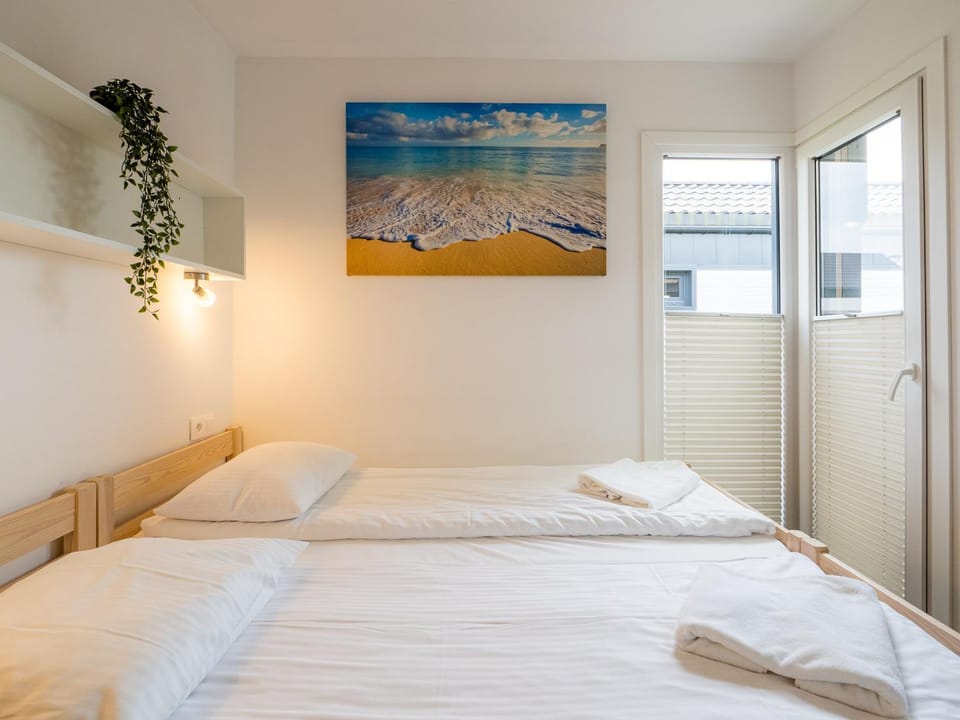 Bed, View (from property/room), View (from property/room), Other, Other, Photo of the whole room, Decorative detail, Decorative detail, Bedroom, towels