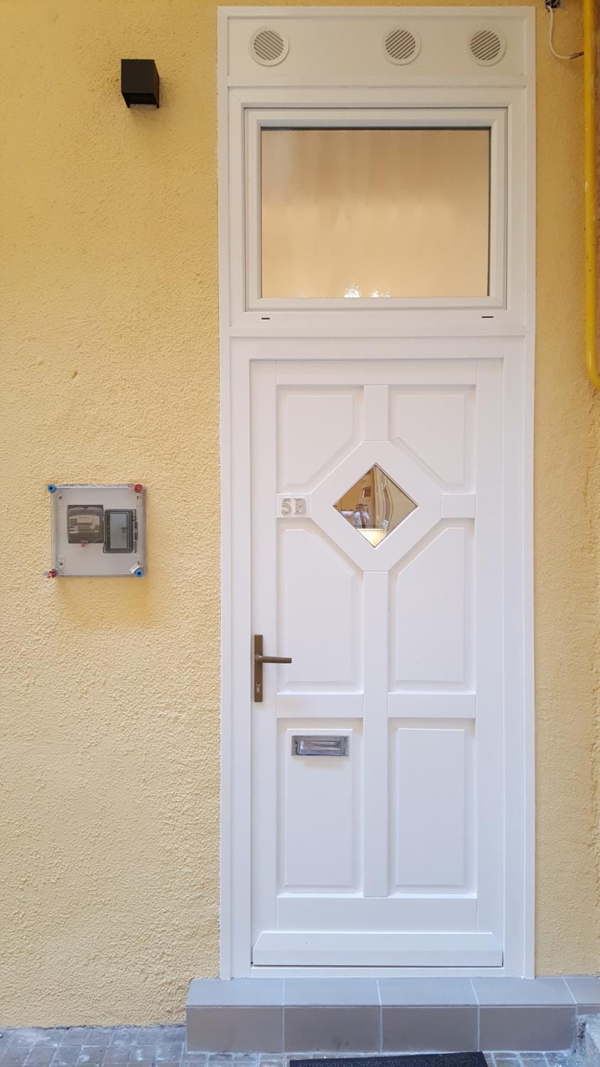 Facade/entrance