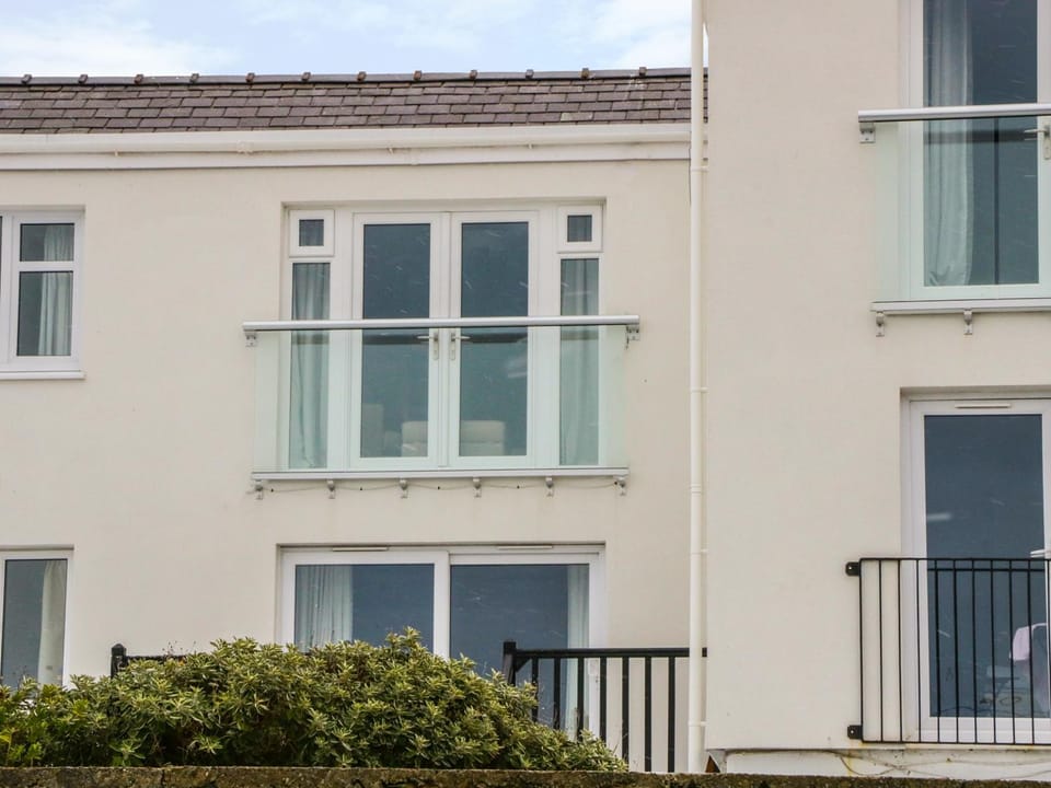 Harbour View Apartment in Llanbadrig