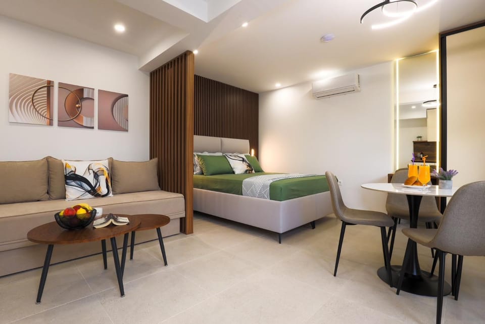 Bed, Living room