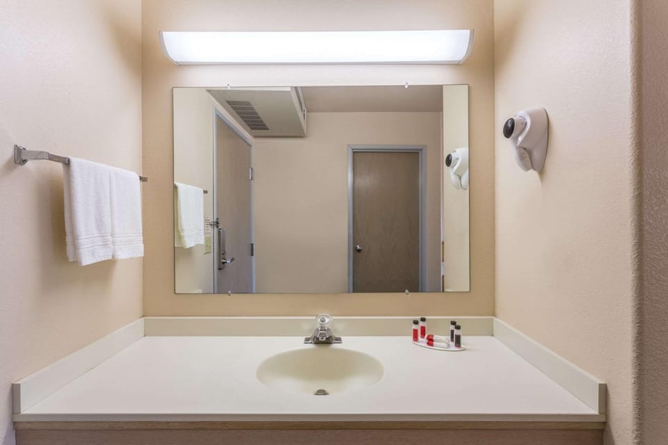 Bathroom, Photo of the whole room, On site