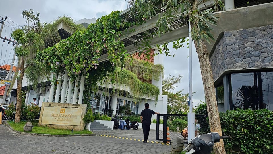 Property building, Facade/entrance