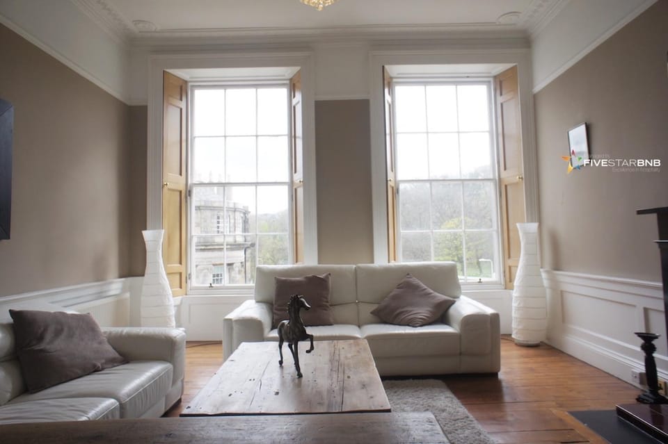 Living room, Photo of the whole room