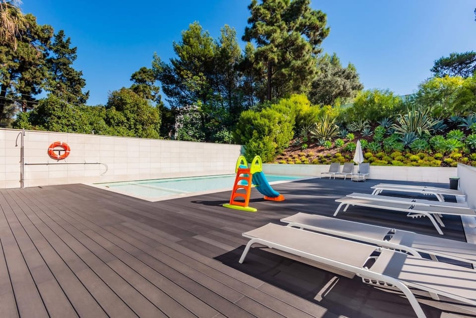 Luxury Beach Experience in Lisbon Apartment in Lisbon District