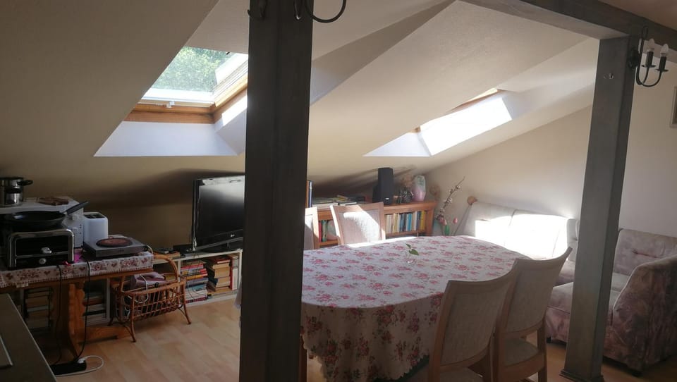 Communal lounge/ TV room