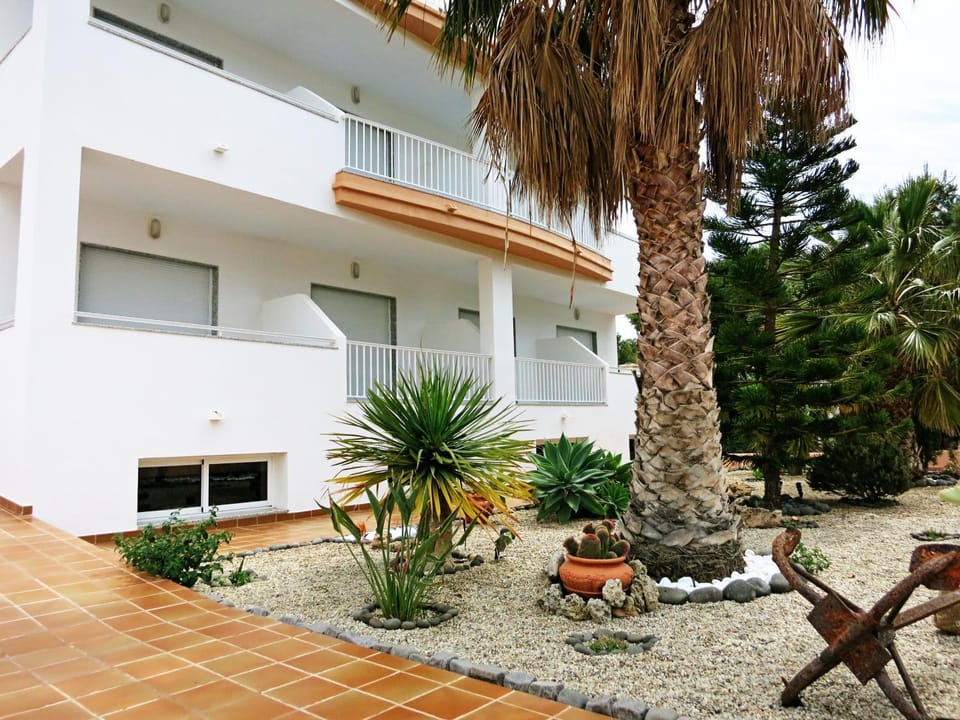 Property building, Day
