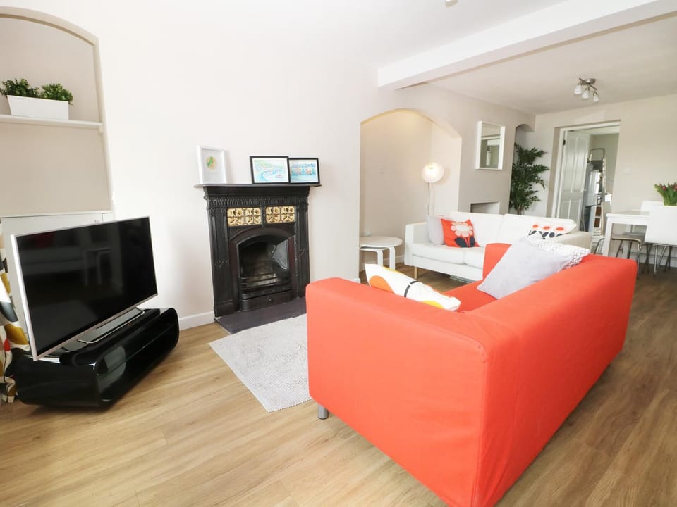 Glan Y Don House in Llanddaniel Fab