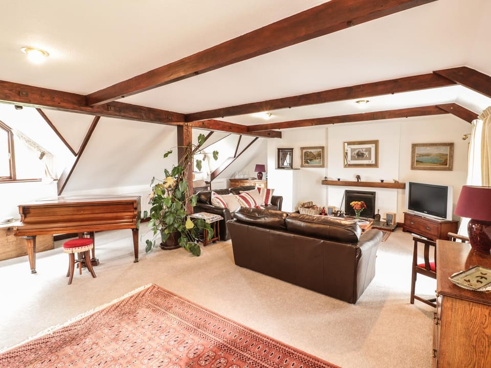 Brunnion House House in England