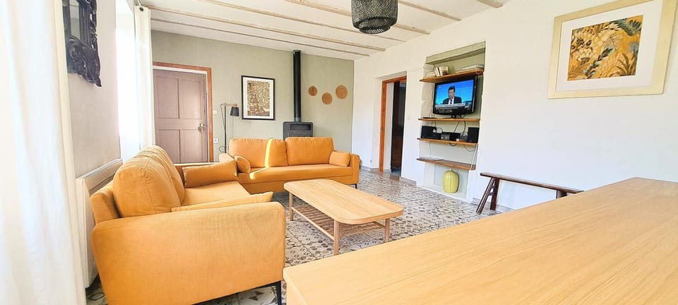 Communal lounge/ TV room, TV and multimedia, Living room, Seating area