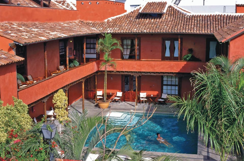 Swimming pool, Swimming pool