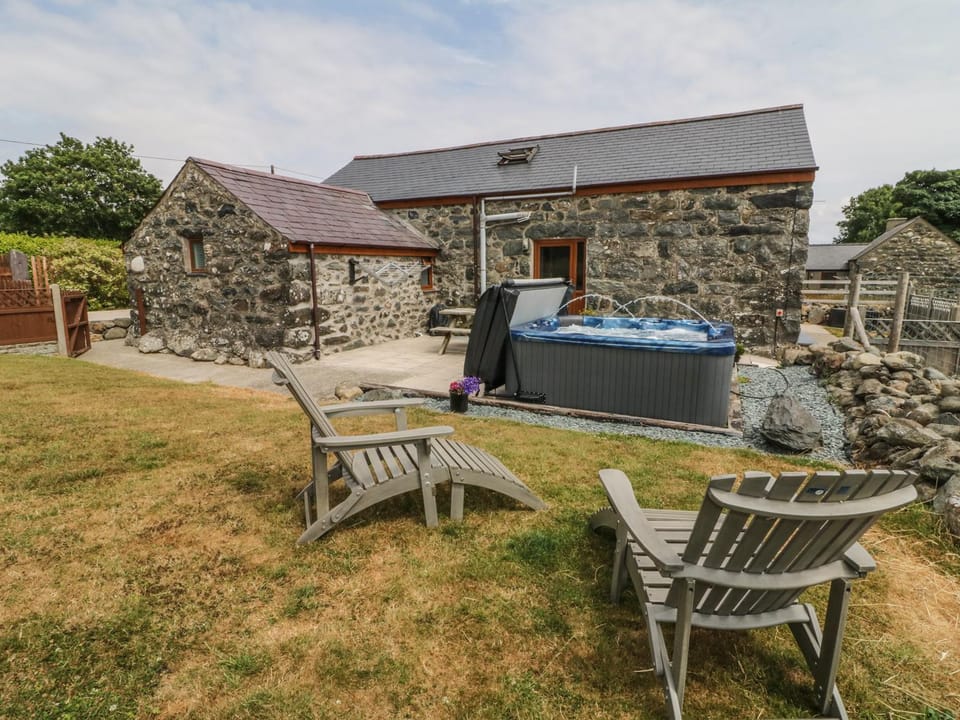 Sgubor House in Wales