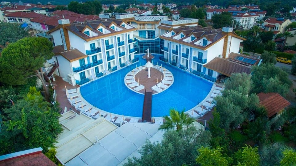 Swimming pool, Swimming pool