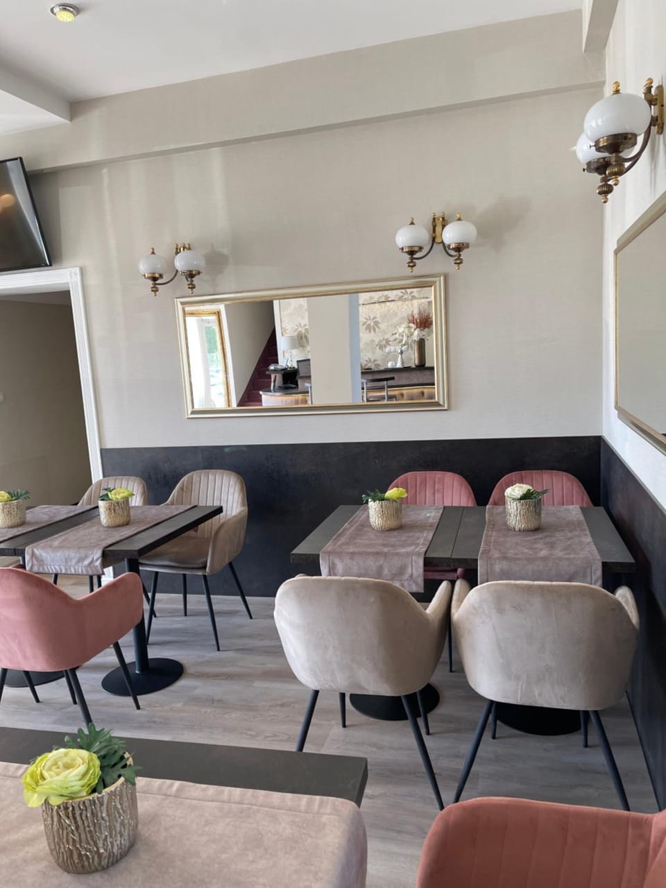 Property building, Lobby or reception