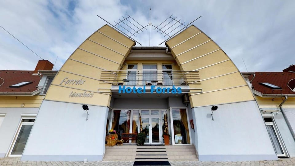 Property building, Facade/entrance