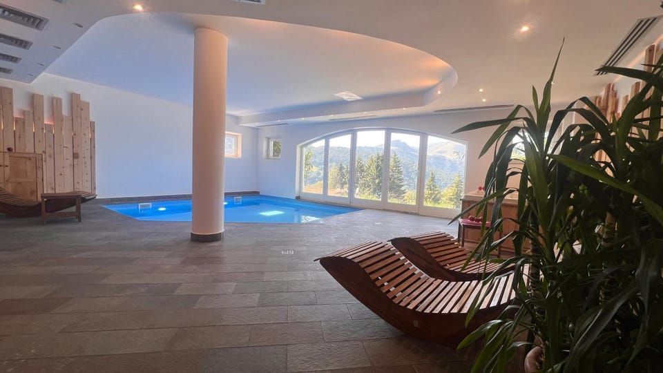 Hot Tub, Pool view, Swimming pool, Swimming pool, sunbed