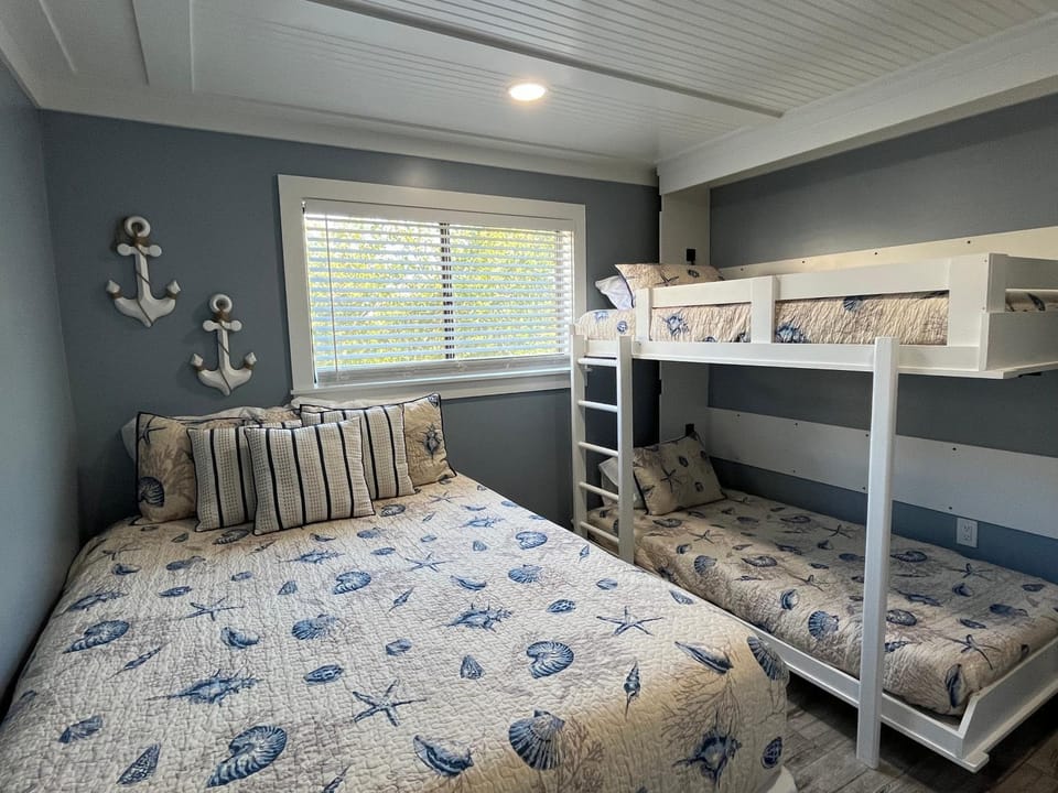 Bed, Bedroom, bunk bed