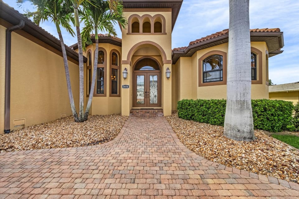 Majestic by the Yacht Club House in Cape Coral