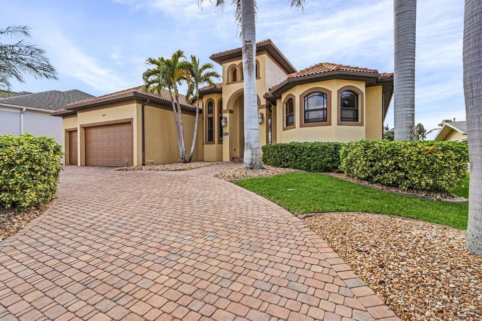 Majestic by the Yacht Club House in Cape Coral