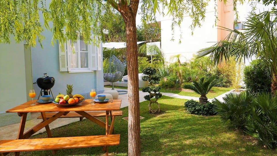 Patio, Garden, Garden, Food and drinks, Food, Garden view, Breakfast