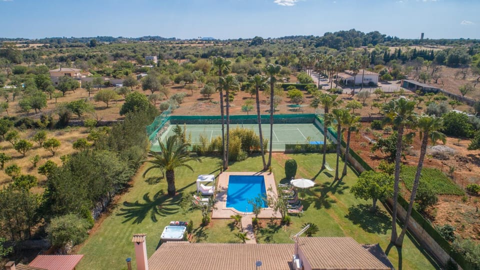 Bird's eye view, Pool view