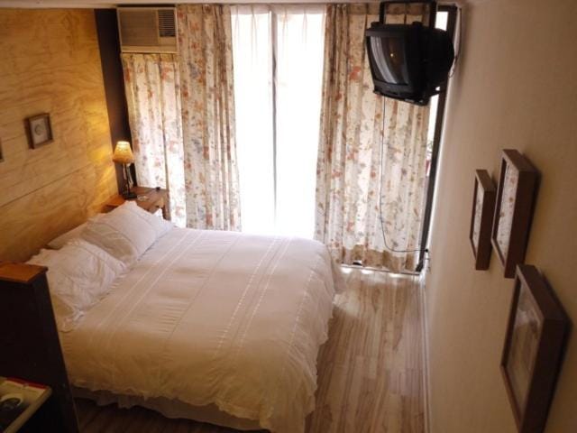 Bed, Day