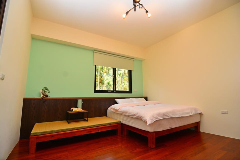 Photo of the whole room, bunk bed
