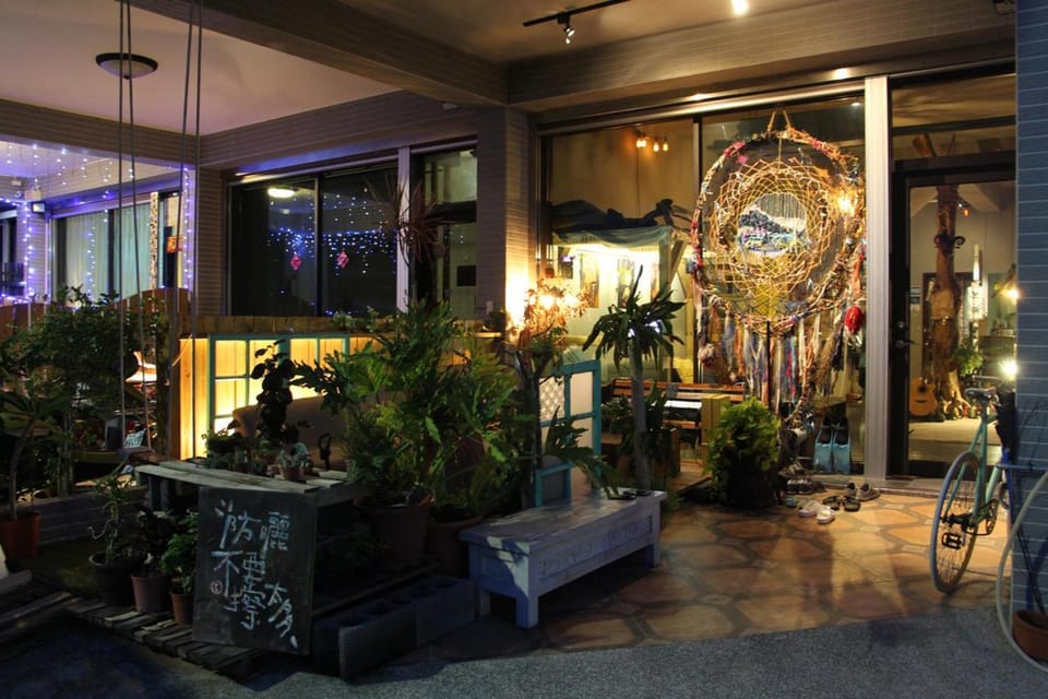 Facade/entrance, Lounge or bar