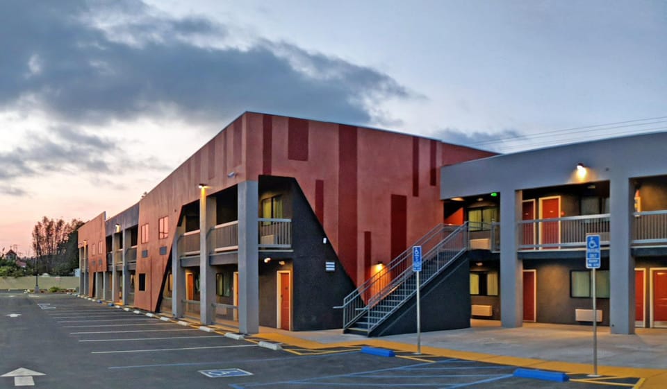 Property building, Facade/entrance