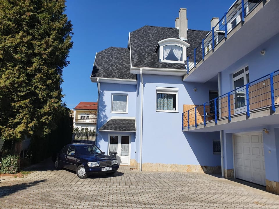 Laguna Apartmanház Apartment in Hévíz