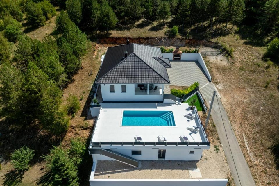 Holiday Home Luma House in Federation of Bosnia and Herzegovina