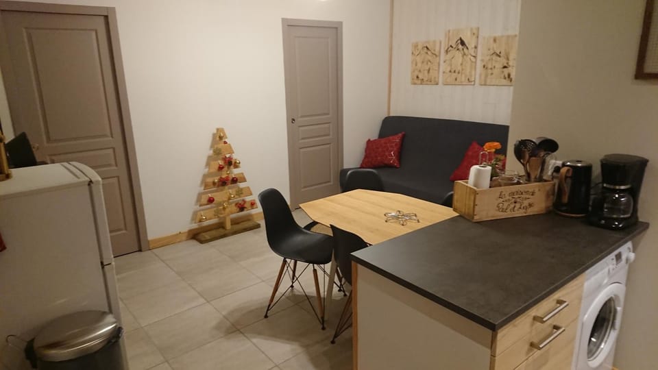 Gîte tout confort 4 personnes House in Besse-et-Saint-Anastaise