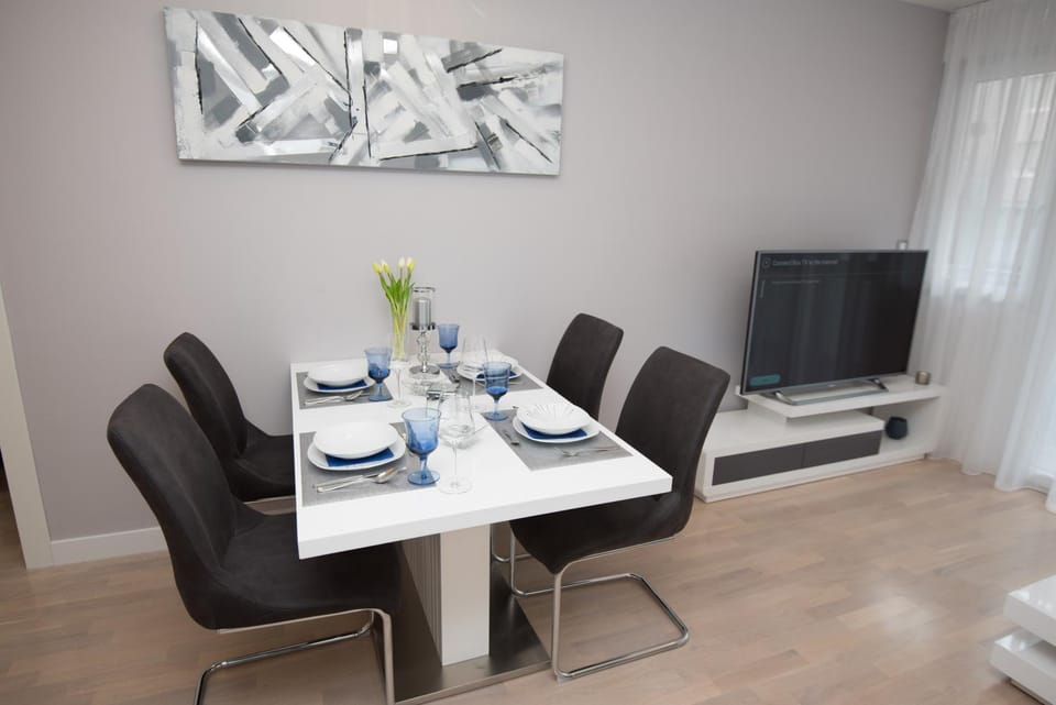 Food and drinks, Dining area