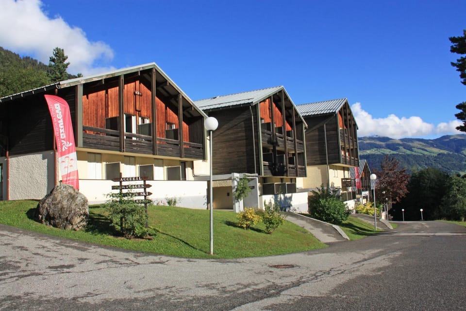 Property building, Summer, Mountain view