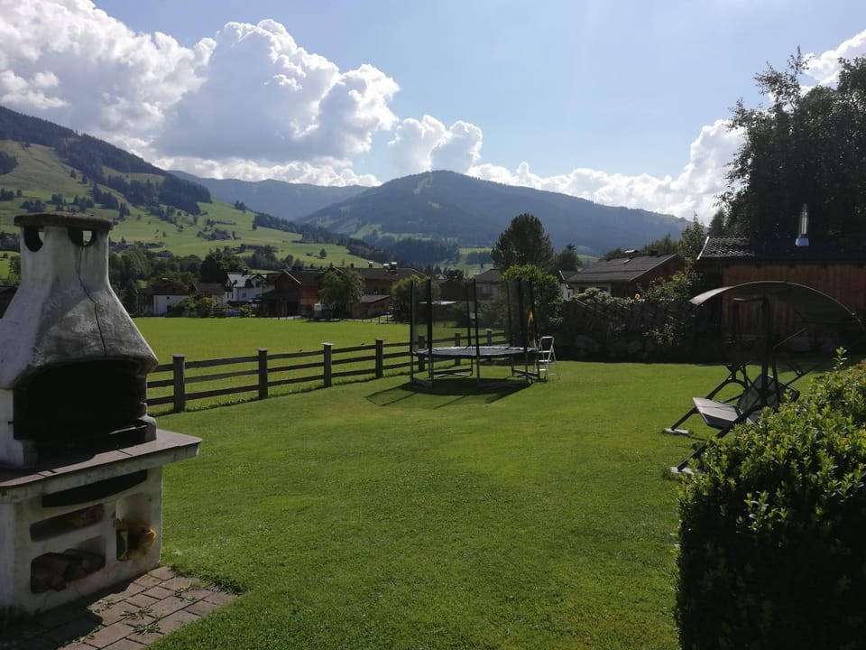 BBQ facilities, Garden, Balcony/Terrace, Seating area, Garden view