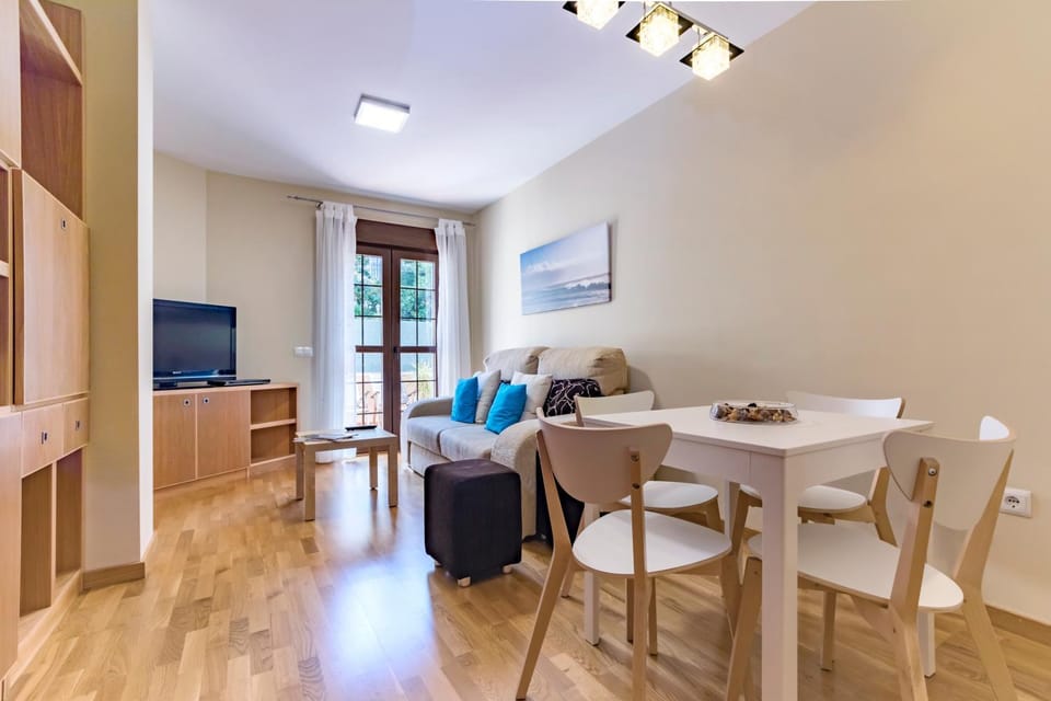 Livemalaga Apartment & Parking Apartment in Malaga