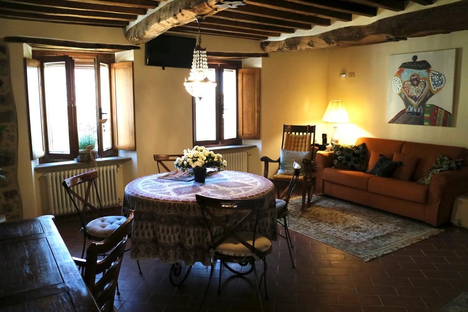 TV and multimedia, Kitchen or kitchenette, Living room, Dining area