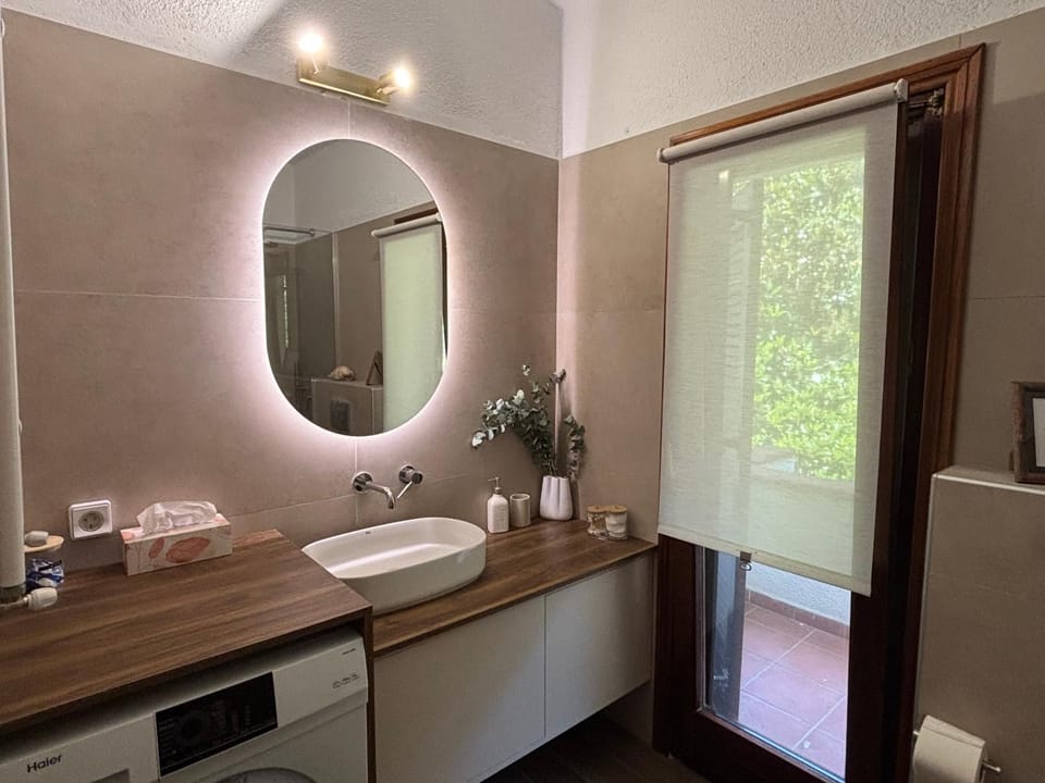 Shower, Bathroom, hair dryier, washing machine